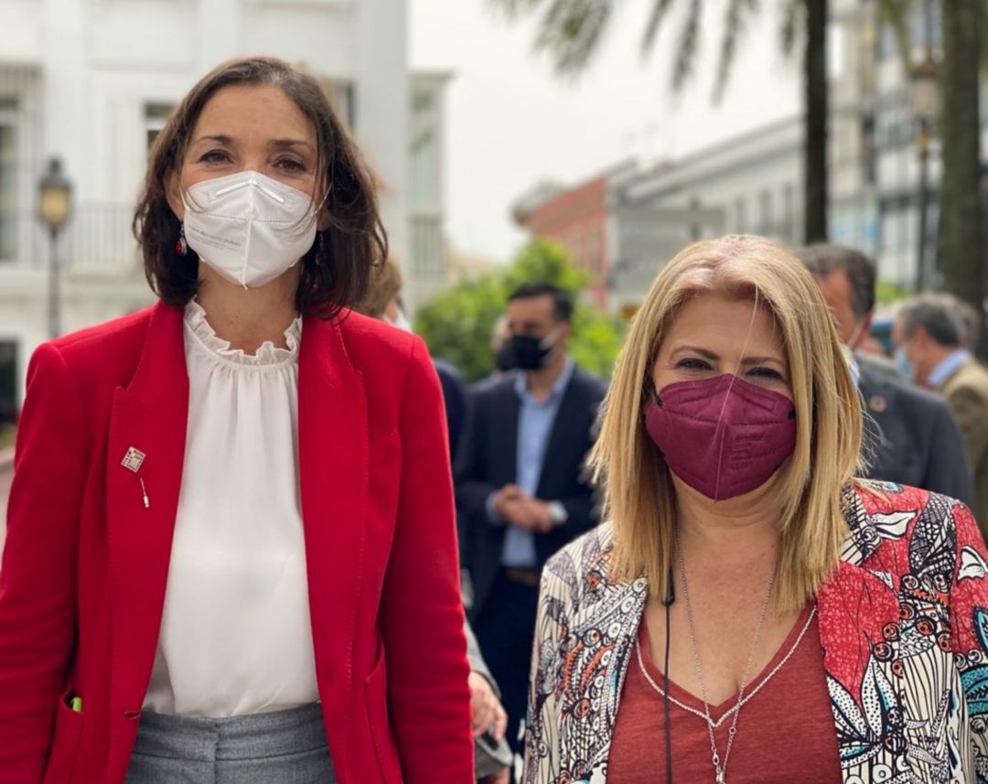 La ministra de Turismo junto la alcaldesa Mamen Sánchez La ministra de Turismo junto la alcaldesa Mamen Sánchez