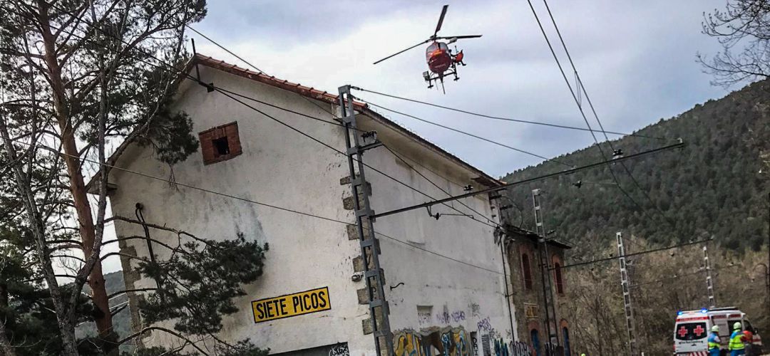 Un helicóptero del 112 lo ha llevado al Hospital La Paz de Madrid, donde ha ingresado con "pronóstico reservado" Un helicóptero del 112 lo ha llevado al Hospital La Paz de Madrid, donde ha ingresado con "pronóstico reservado"