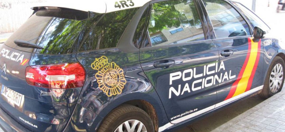 La actuación de la Policía Nacional consiguió detener en Getafe a un hombre, buscado por la Justicia, que en su huída entró en una casa y retuvo a su propietaria. La actuación de la Policía Nacional consiguió detener en Getafe a un hombre, buscado por la Justicia, que en su huída entró en una casa y retuvo a su propietaria.