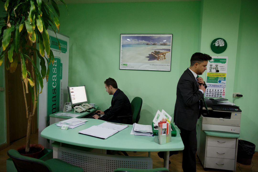 Trabajadores de una empresa inmobiliaria de Móstoles (Madrid). Trabajadores de una empresa inmobiliaria de Móstoles (Madrid).