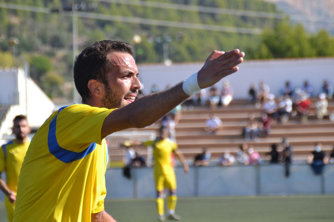 Santafé en un partido con el Dénia. Santafé en un partido con el Dénia.