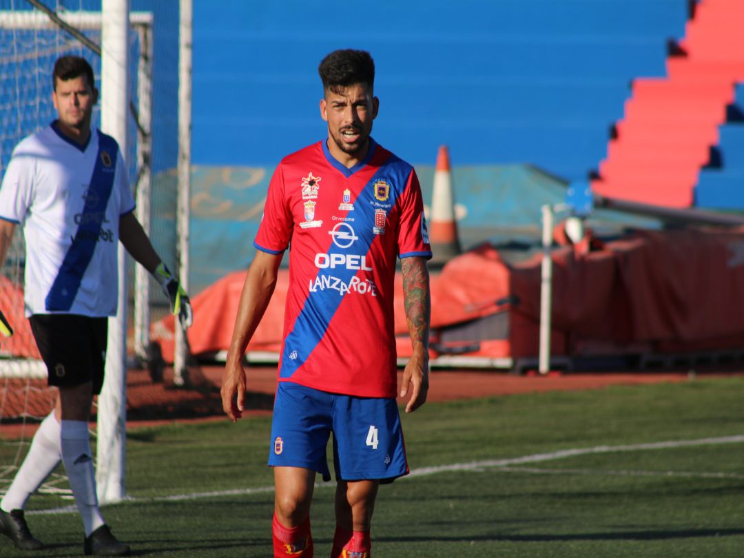 Josua Benítez en un partido de la UD Lanzarote en la Ciudad Deportiva. Josua Benítez en un partido de la UD Lanzarote en la Ciudad Deportiva.