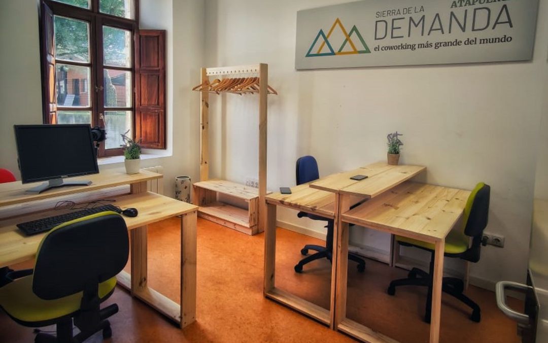 Varios colectivos de la Sierra de la Demanda han abierto espacios de trabajo colaborativo rurales para frenar la despoblación y atraer posibles emprendedores Varios colectivos de la Sierra de la Demanda han abierto espacios de trabajo colaborativo rurales para frenar la despoblación y atraer posibles emprendedores
