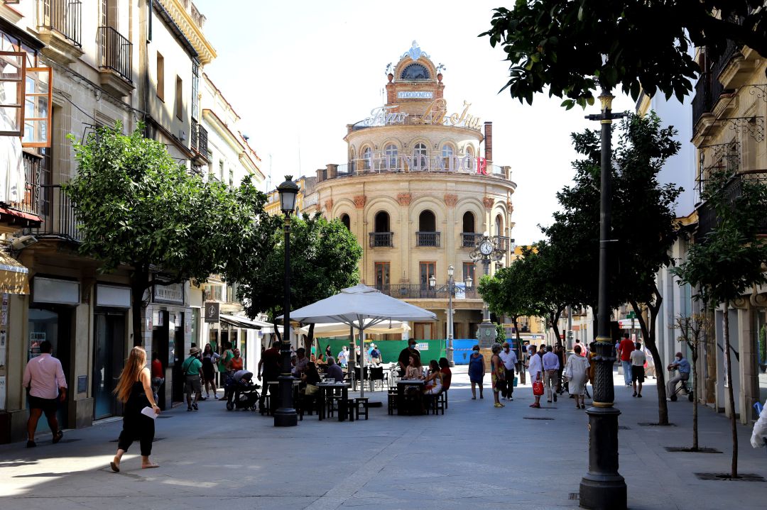 Calle Larga en el centro de Jerez Calle Larga en el centro de Jerez