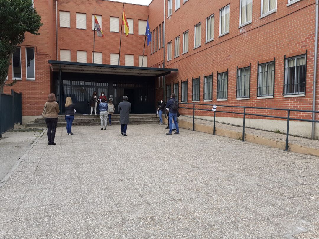Aspirantes a una de las plazas de administrativo que se han convocado desde el Ayuntamiento medinense Aspirantes a una de las plazas de administrativo que se han convocado desde el Ayuntamiento medinense