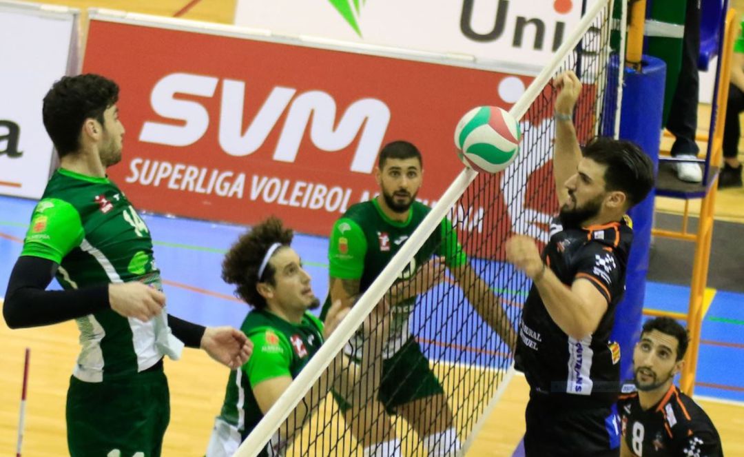 Teruel y Unicaja Almería son firmes candidatos al ascenso. Teruel y Unicaja Almería son firmes candidatos al ascenso.