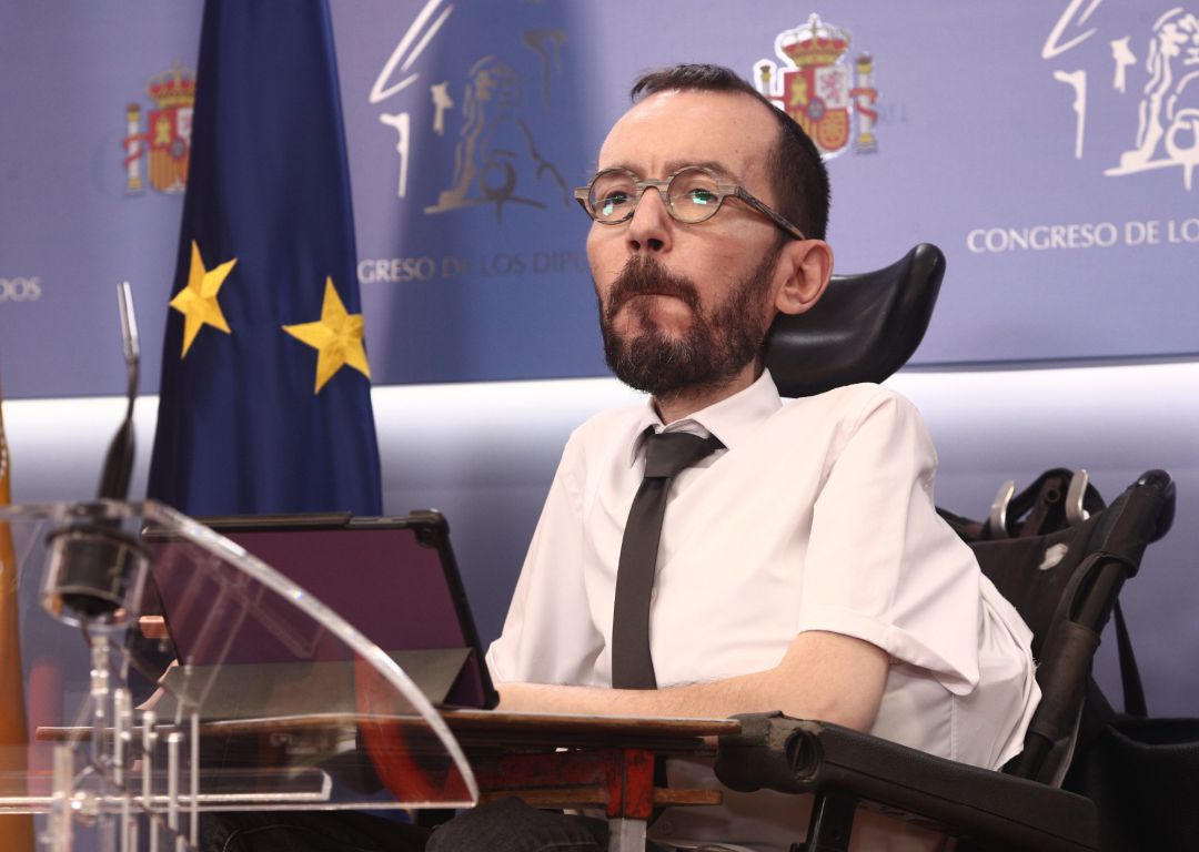 El portavoz de Unidas Podemos en el Congreso, Pablo Echenique, interviene durante una rueda de prensa anterior a una Junta de Portavoces convocada en el Congreso El portavoz de Unidas Podemos en el Congreso, Pablo Echenique, interviene durante una rueda de prensa anterior a una Junta de Portavoces convocada en el Congreso