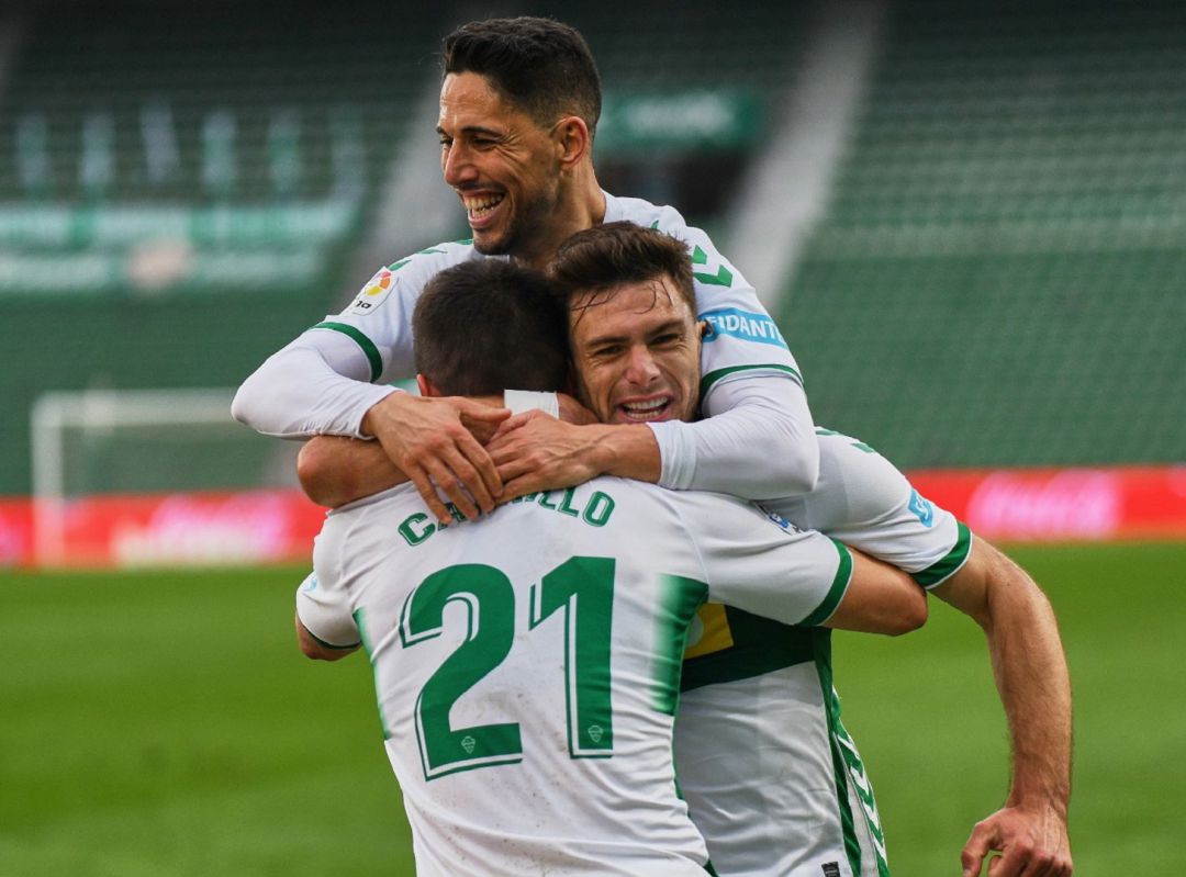 Los jugadores del Elche celebran un gol Los jugadores del Elche celebran un gol