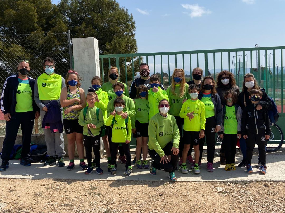 Jóvenes atletas del C. A. Elda en Onil Jóvenes atletas del C. A. Elda en Onil