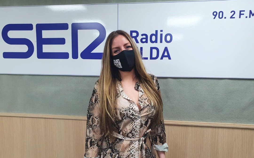 Laura Sánchez, en el estudio de Radio Elda SER Laura Sánchez, en el estudio de Radio Elda SER