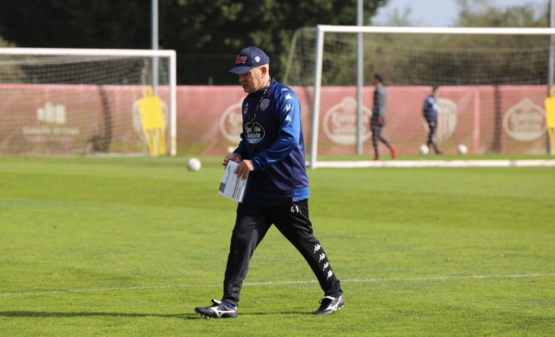 Luis César Sampedro durante un entrenamiento en O Ceao. Luis César Sampedro durante un entrenamiento en O Ceao.