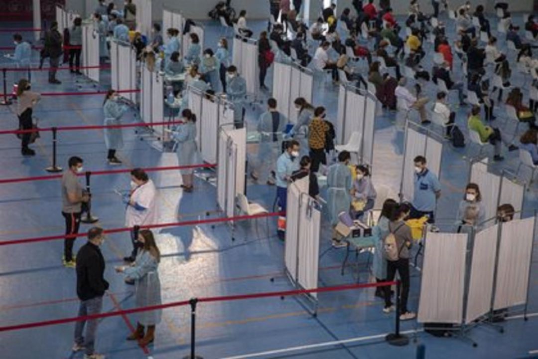 Imagen de archivo de vacunación en Sevilla. Imagen de archivo de vacunación en Sevilla.