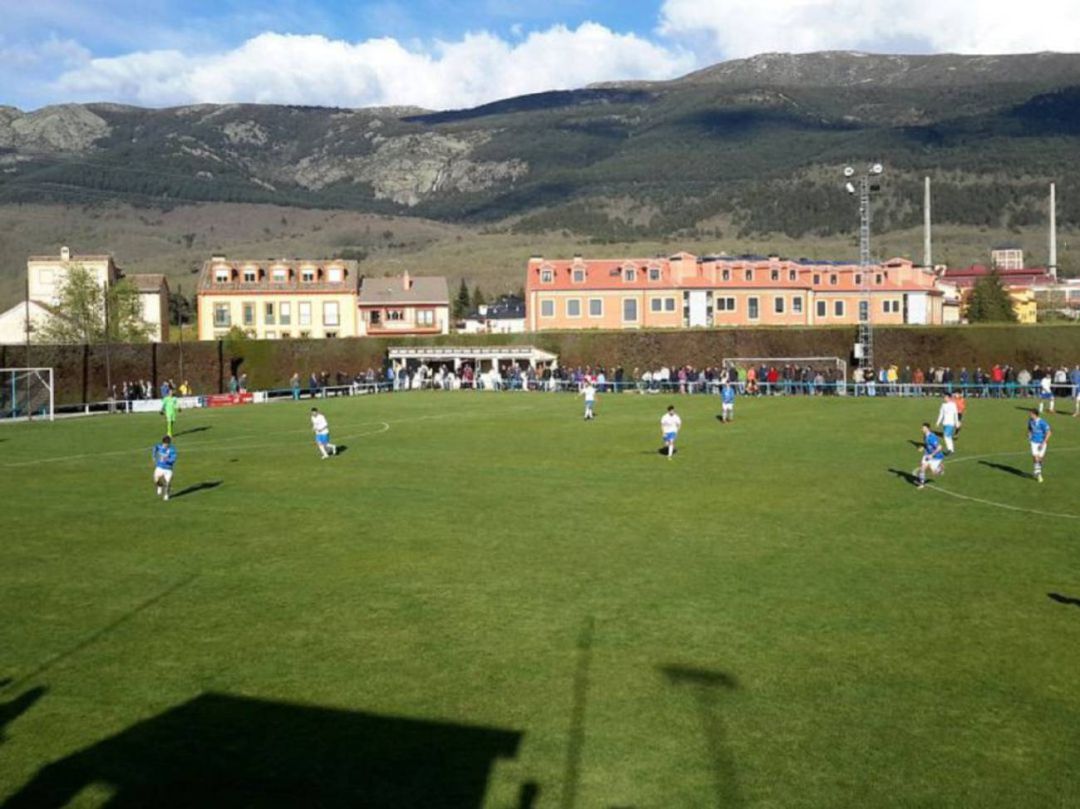 Un partido del CD La Granja en el campo de El Hospital Un partido del CD La Granja en el campo de El Hospital