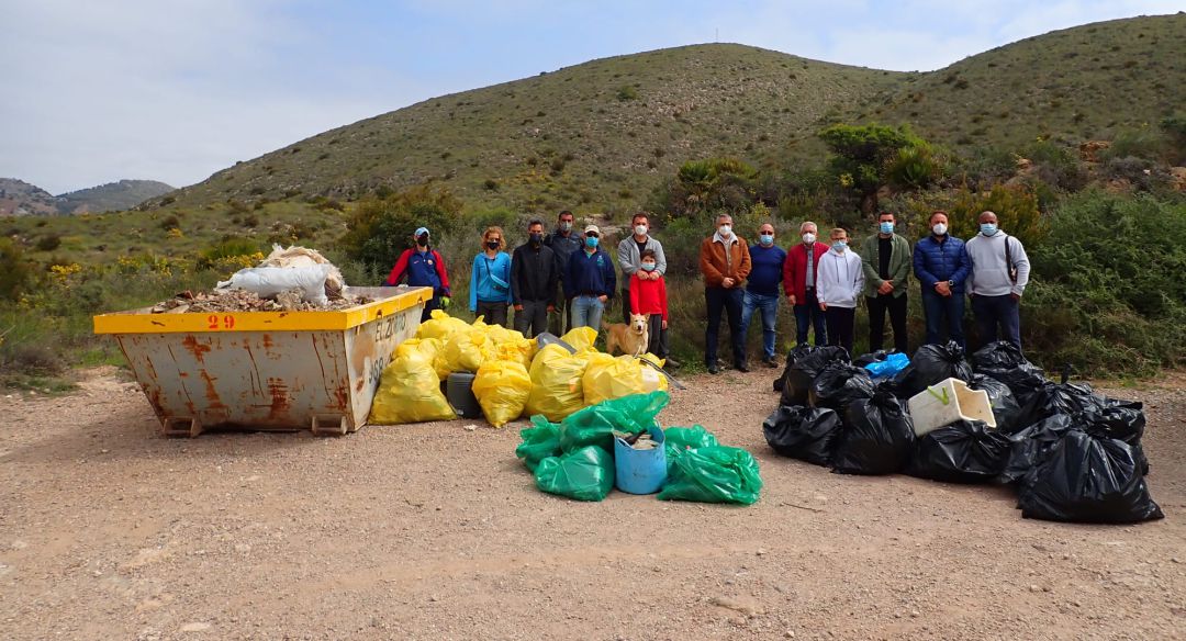 Limpieza de residuos en Portmán Limpieza de residuos en Portmán