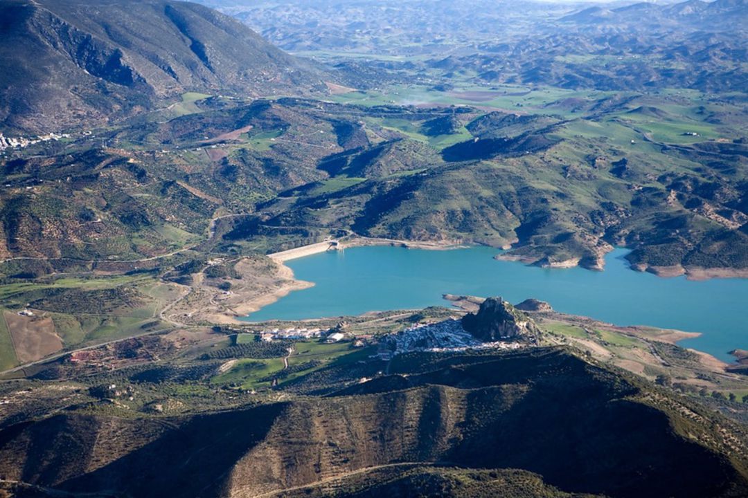 Embalse de Zahara de la Sierra Embalse de Zahara de la Sierra