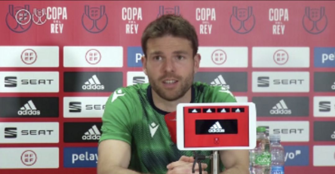 Illarra en la rueda de prensa de La Cartuja. En ese momento no estaba lesionado Illarra en la rueda de prensa de La Cartuja. En ese momento no estaba lesionado