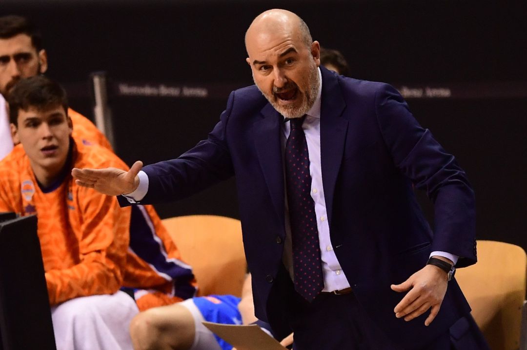 Jaume Ponsarnau gestures during the Euroleague Basketball match between Alba Berlin and Valencia Basket in Berlin, Germany, 02 April 2021. Jaume Ponsarnau gestures during the Euroleague Basketball match between Alba Berlin and Valencia Basket in Berlin, Germany, 02 April 2021.