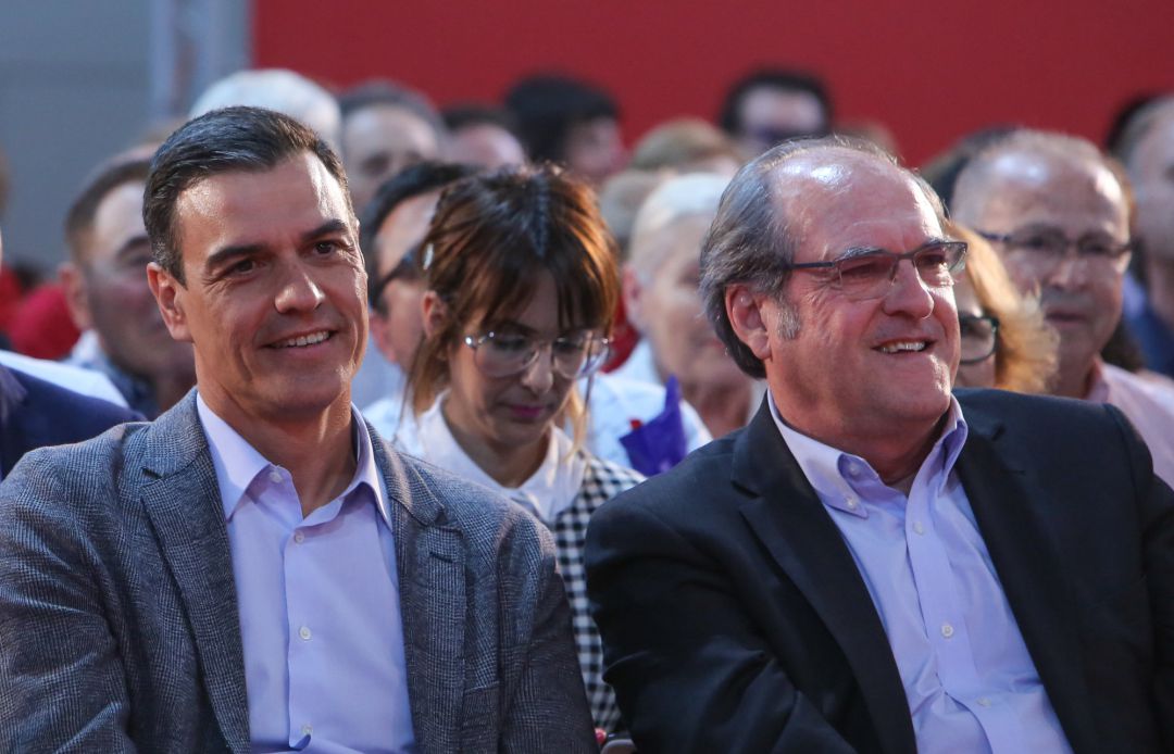 El secretario general del PSOE y presidente del Gobierno en funciones, Pedro Sánchez, y el candidato a la presidencia de Madrid por el PSOE, Ángel Gabilondo. El secretario general del PSOE y presidente del Gobierno en funciones, Pedro Sánchez, y el candidato a la presidencia de Madrid por el PSOE, Ángel Gabilondo.