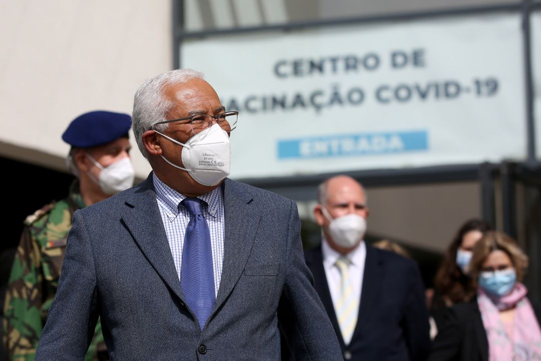 António Costa, presidente de Portugal, visita un centro de vacunación contra el coronavirus António Costa, presidente de Portugal, visita un centro de vacunación contra el coronavirus