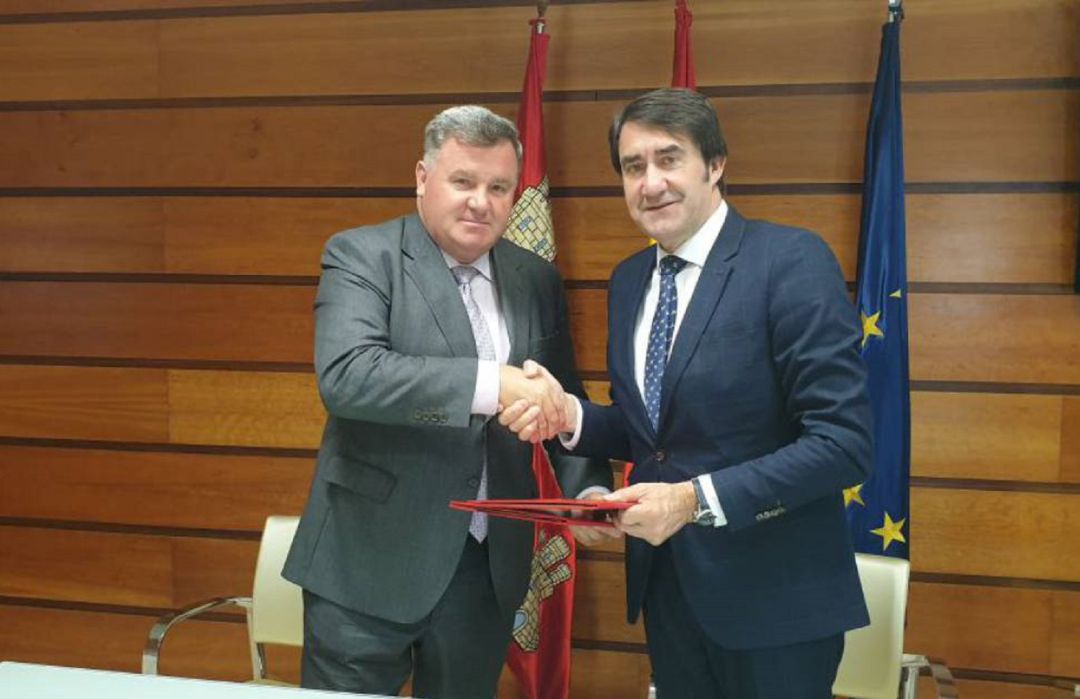 Enrique Pascual (izquierda) con Suárez-Quiñones, en una foto de archivo Enrique Pascual (izquierda) con Suárez-Quiñones, en una foto de archivo