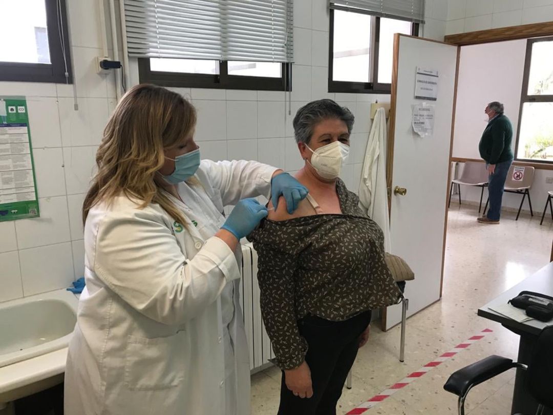 Vacunación en el centro de salud de Ossa de Montiel Vacunación en el centro de salud de Ossa de Montiel