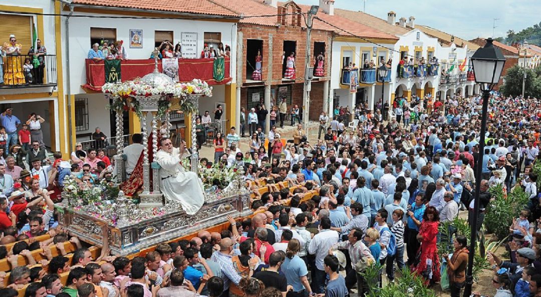 La Romería de la Virgen de la Cabeza reunía, al menos hasta el año 2019, a miles de personas en torno al Santuario que corona el Cerro del Cabezo La Romería de la Virgen de la Cabeza reunía, al menos hasta el año 2019, a miles de personas en torno al Santuario que corona el Cerro del Cabezo