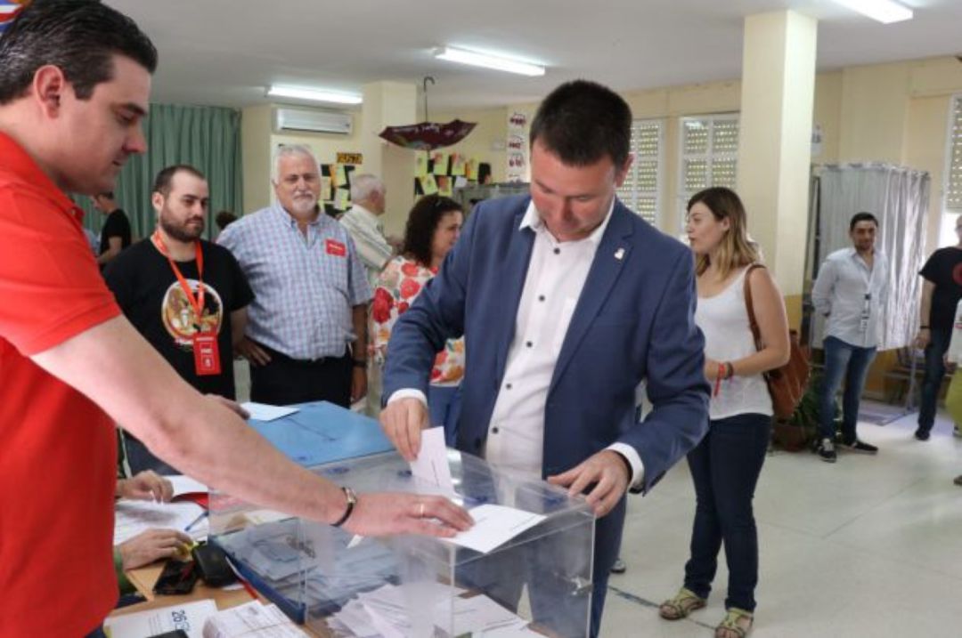 Daniel Campos vota en las últimas elecciones municipales (archivo). Daniel Campos vota en las últimas elecciones municipales (archivo).