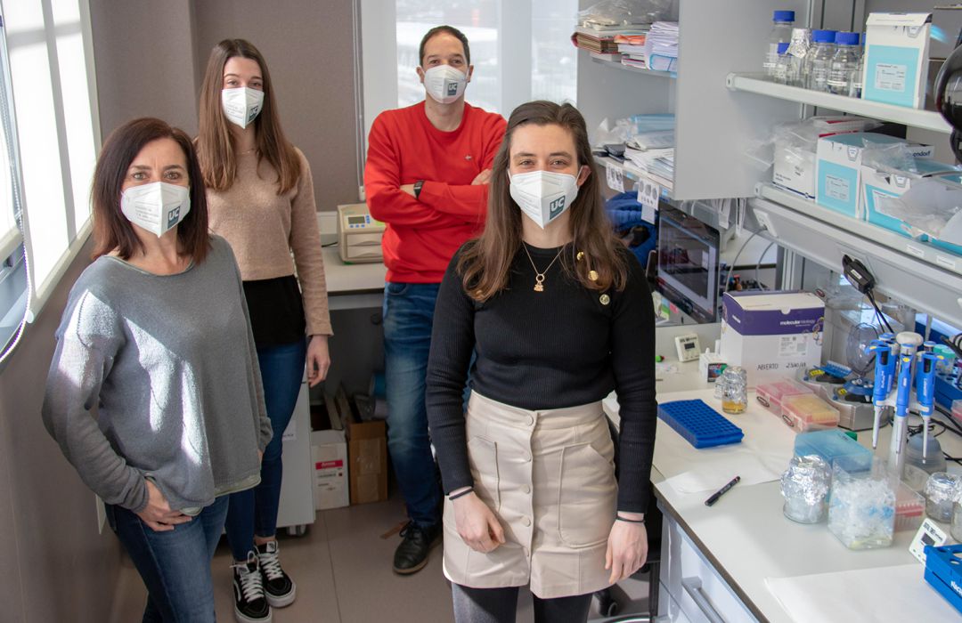 Rosa Blanco, Laura Quevedo, Ignacio Varela y Beatriz Monterde, en su laboratorio del IBBTEC. Rosa Blanco, Laura Quevedo, Ignacio Varela y Beatriz Monterde, en su laboratorio del IBBTEC.