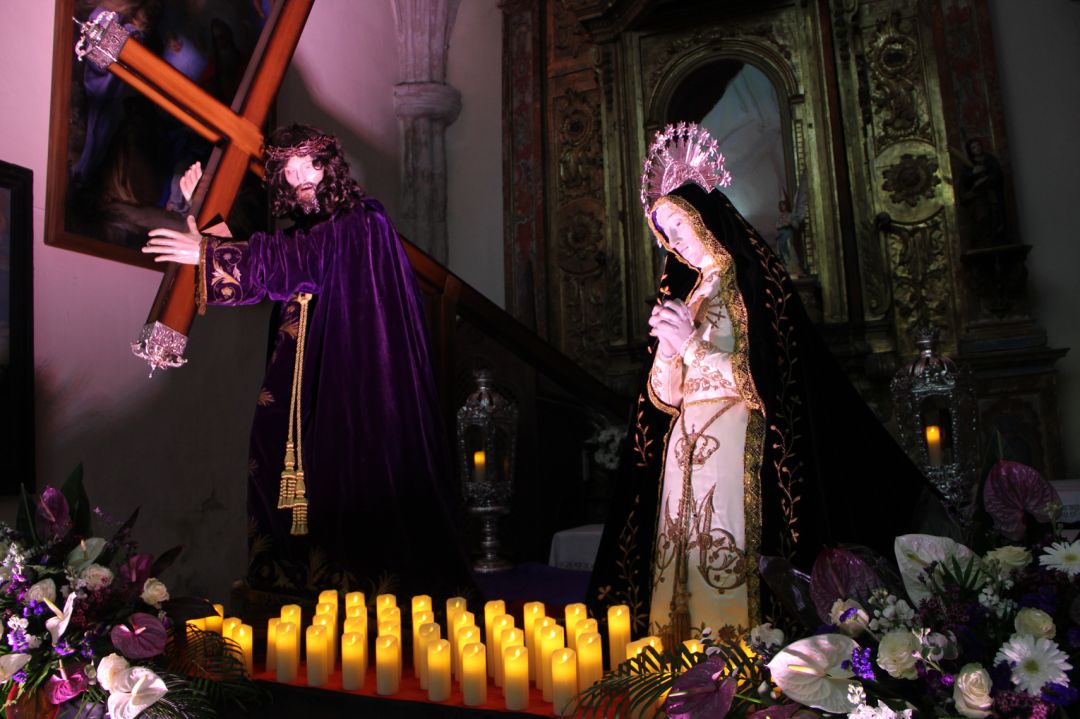 Tallas de Nuestro Padre Jesús Nazareno y Nuestra Señora de la Soledad de Cuéllar expuestas en la iglesia de San Miguel de Cuéllar Tallas de Nuestro Padre Jesús Nazareno y Nuestra Señora de la Soledad de Cuéllar expuestas en la iglesia de San Miguel de Cuéllar