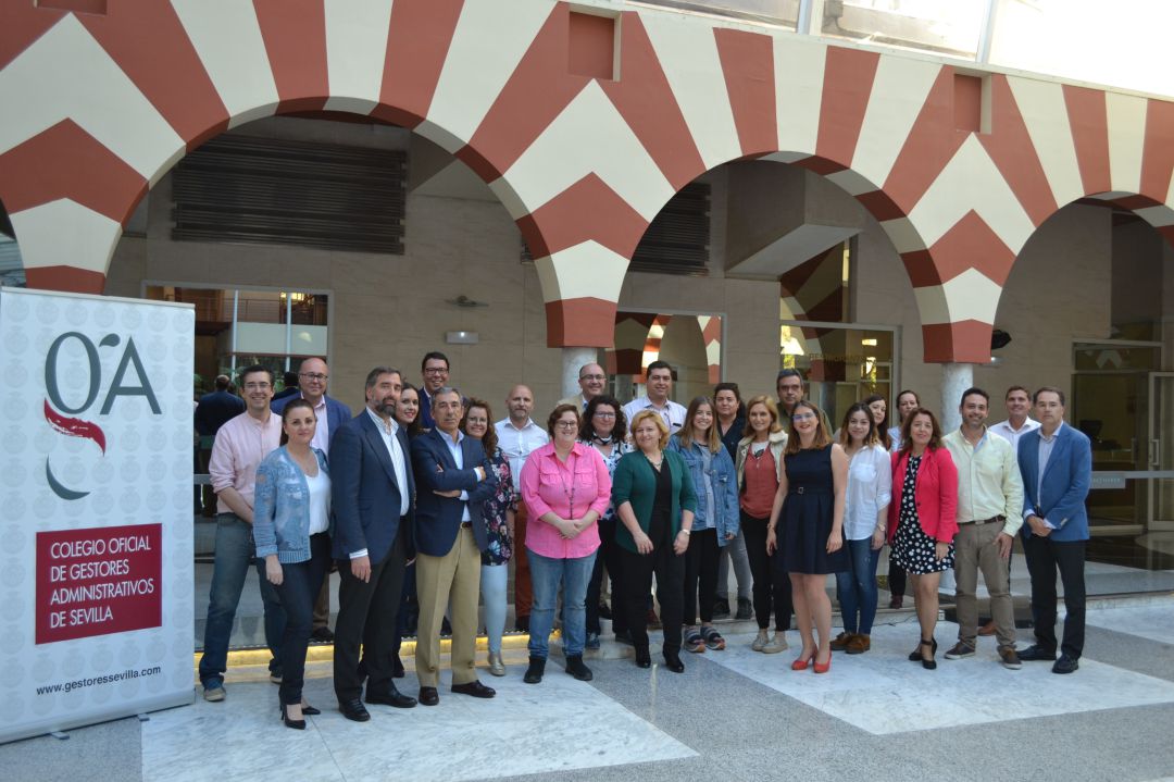 Miembros del Colegio Oficial de Gestores Administrativos de Sevilla Miembros del Colegio Oficial de Gestores Administrativos de Sevilla