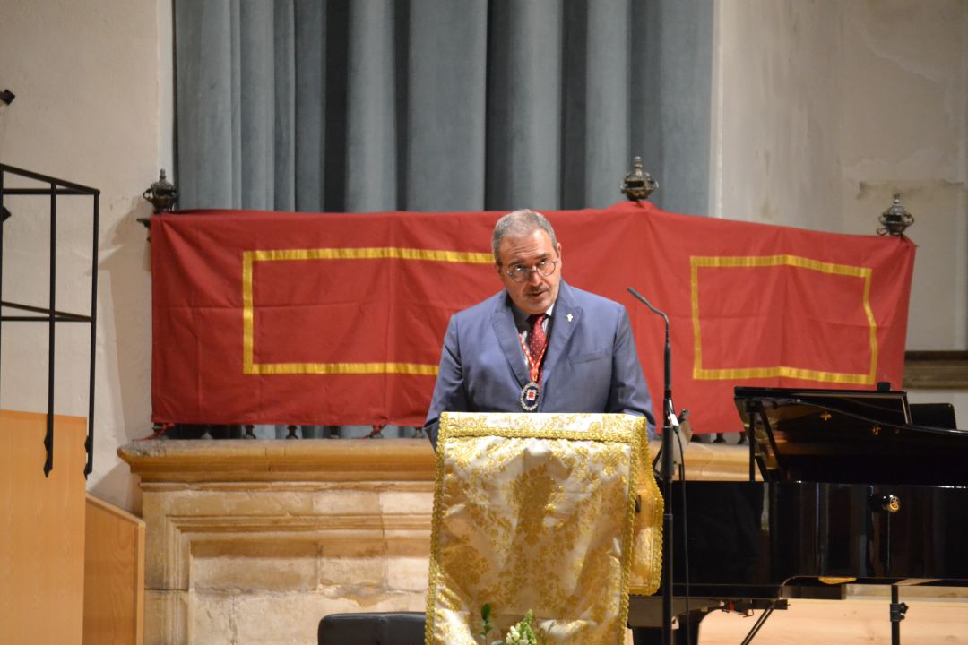 El presidente de la Unión de Cofradías de Úbeda, Felipe Torres, durante la presentación del cartel de Semana Santa 2021 El presidente de la Unión de Cofradías de Úbeda, Felipe Torres, durante la presentación del cartel de Semana Santa 2021