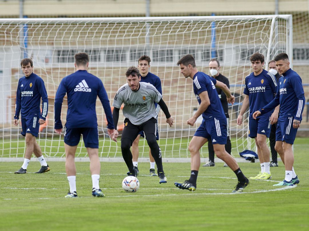 Los jugadores del Real Zaragoza ejercitándose en la Ciudad Deportiva Los jugadores del Real Zaragoza ejercitándose en la Ciudad Deportiva