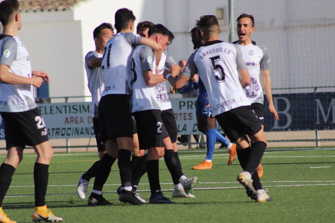 Verdejo celebra el gol de la victoria en Manzanares Verdejo celebra el gol de la victoria en Manzanares