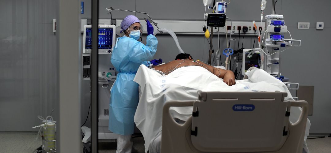 Con el seguimiento domiciliario se consigue reducir la presión de la pandemia en las camas hospitalarias Con el seguimiento domiciliario se consigue reducir la presión de la pandemia en las camas hospitalarias