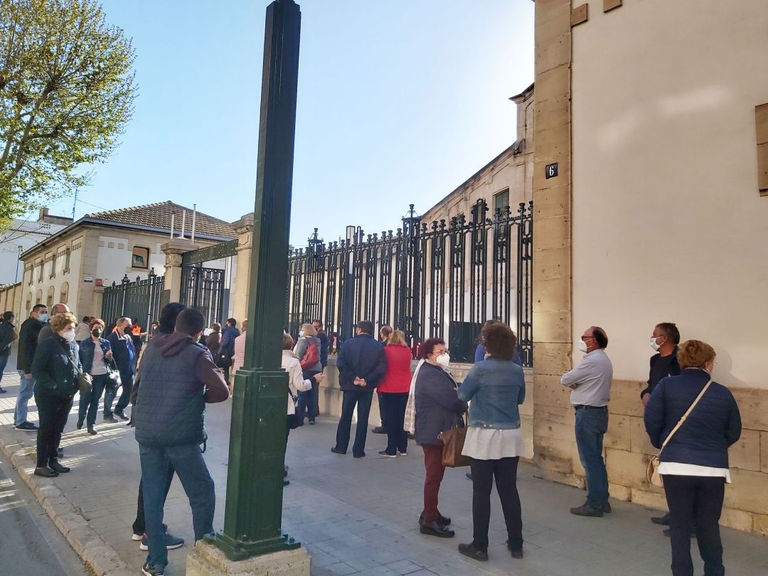 Los accesos al Complejo Eduardo Latorre instantes antes de iniciarse la vacunación Los accesos al Complejo Eduardo Latorre instantes antes de iniciarse la vacunación