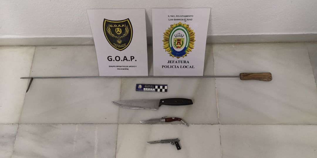 Artículos intervenidos por la Policía. Artículos intervenidos por la Policía.