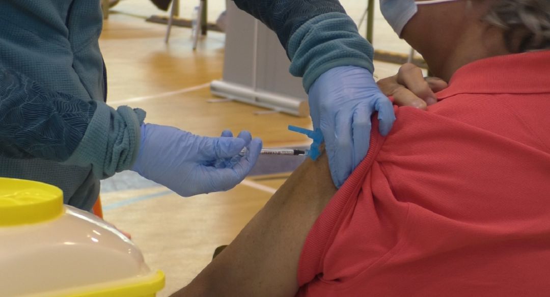 Vacunación en el Pabellón de El Toscar Vacunación en el Pabellón de El Toscar