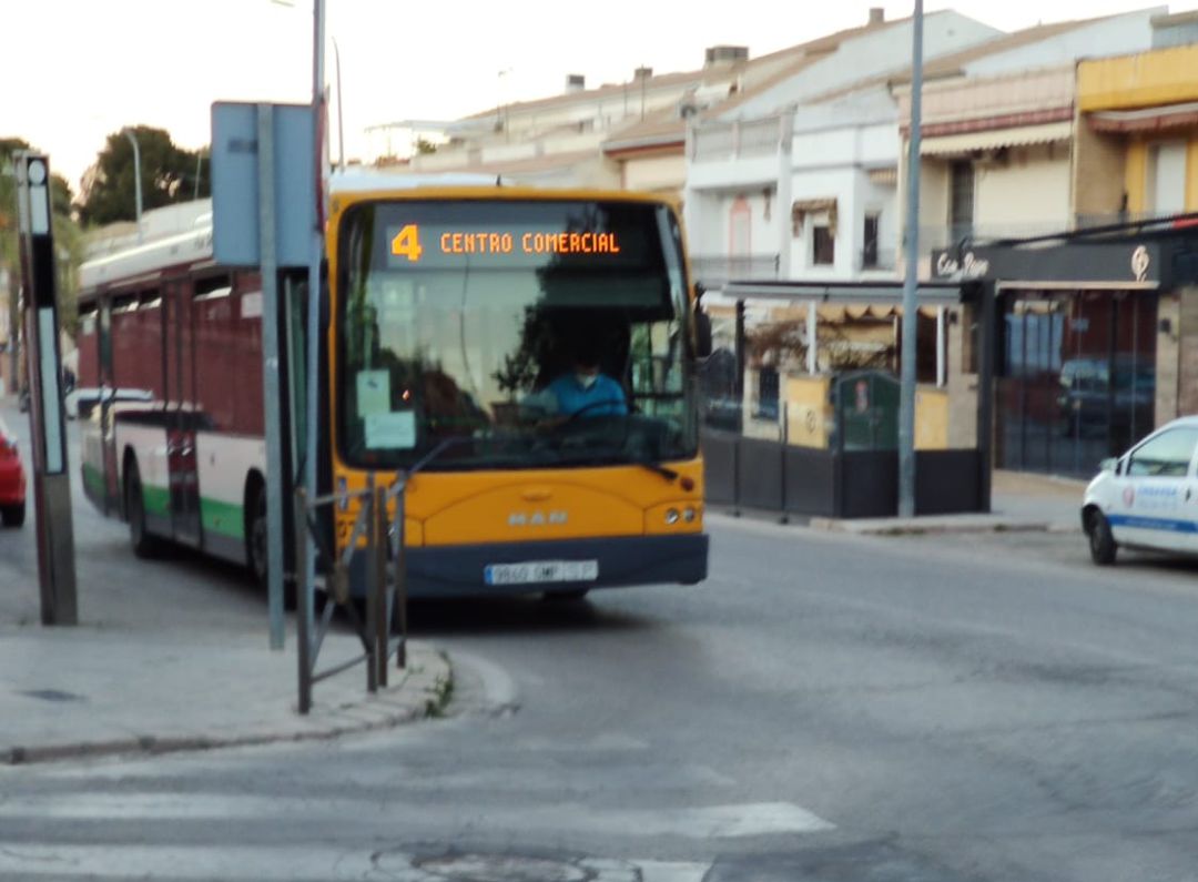 Los trabajadores del autobús urbano en Jaén siguen sin cobrar a tiempo y genera una sensación de inseguridad entre la plantilla Los trabajadores del autobús urbano en Jaén siguen sin cobrar a tiempo y genera una sensación de inseguridad entre la plantilla