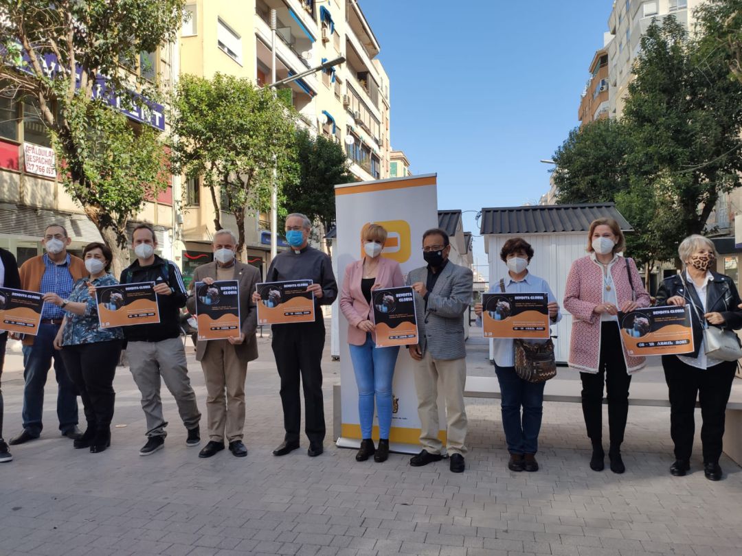 La muestra de productos cofrades y religiosos se va a desarrollar esta misma semana en la calle Roldán y Marín de Jaén capital La muestra de productos cofrades y religiosos se va a desarrollar esta misma semana en la calle Roldán y Marín de Jaén capital