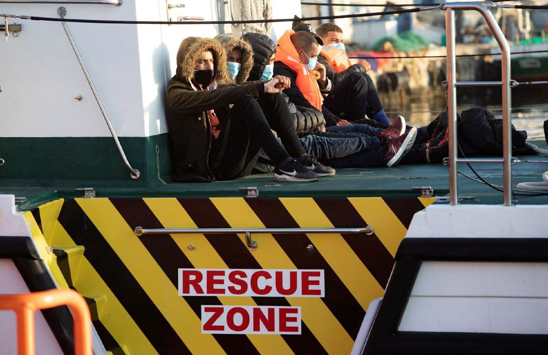 Inmigrantes a su llegada al puerto de Motril Inmigrantes a su llegada al puerto de Motril