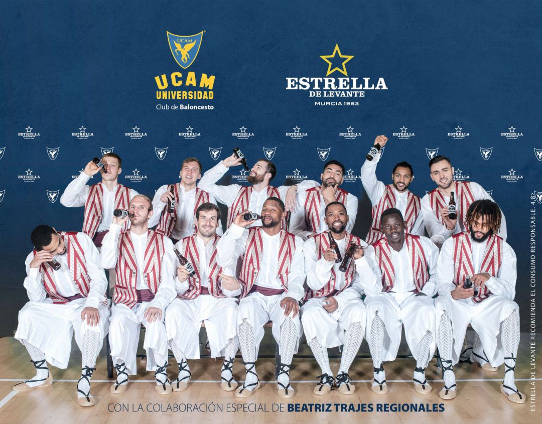 La plantilla del UCAM Murcia CB en el Bando de la Huerta La plantilla del UCAM Murcia CB en el Bando de la Huerta
