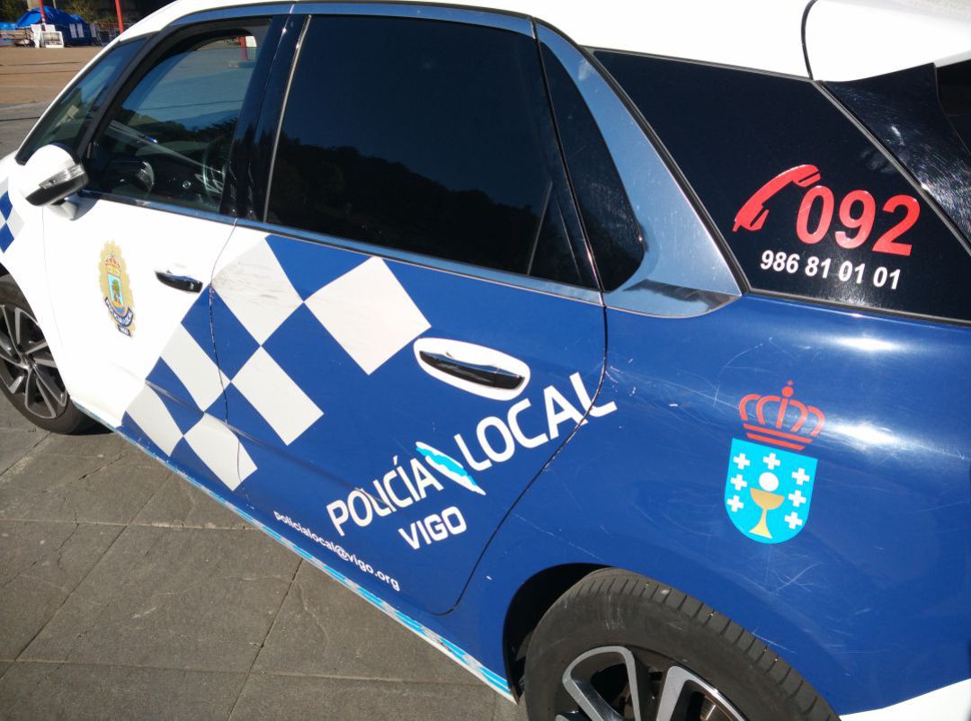 Un coche oficial de la Policía Local de Vigo. Un coche oficial de la Policía Local de Vigo.