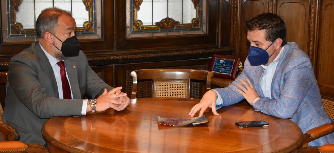 Reunión entre el rector y el presidente de la Diputación Reunión entre el rector y el presidente de la Diputación