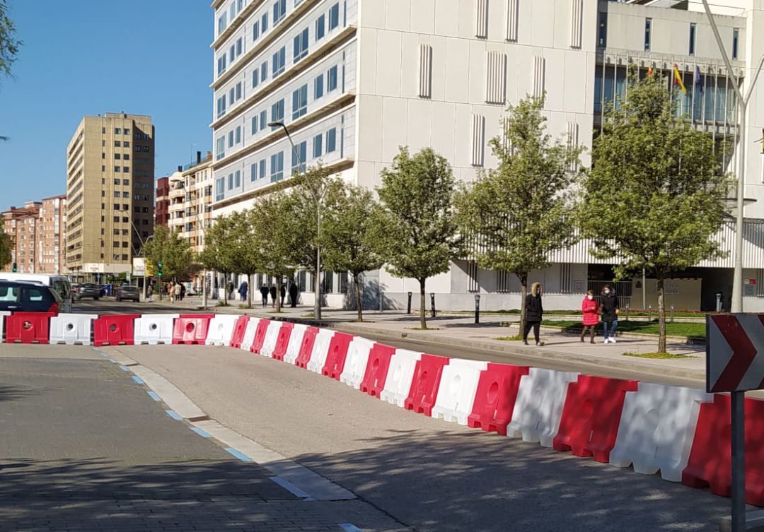 Hundimiento en la Avenida Reyes Católicos Hundimiento en la Avenida Reyes Católicos