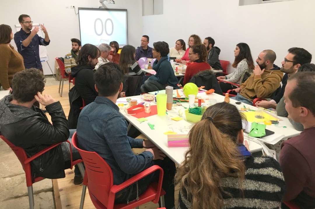 Una de las clases de la última edición de Proyecta en Las Cigarreras junto a Rubén Martínez de Genion Una de las clases de la última edición de Proyecta en Las Cigarreras junto a Rubén Martínez de Genion