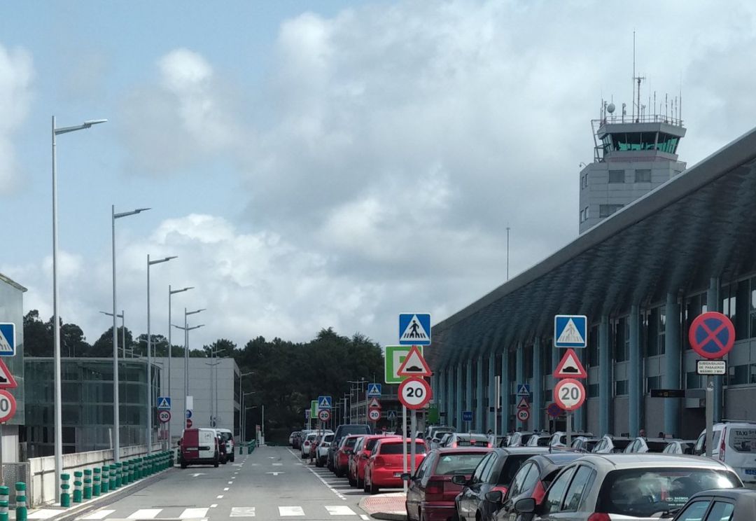 Aeropuerto de Peinador Aeropuerto de Peinador
