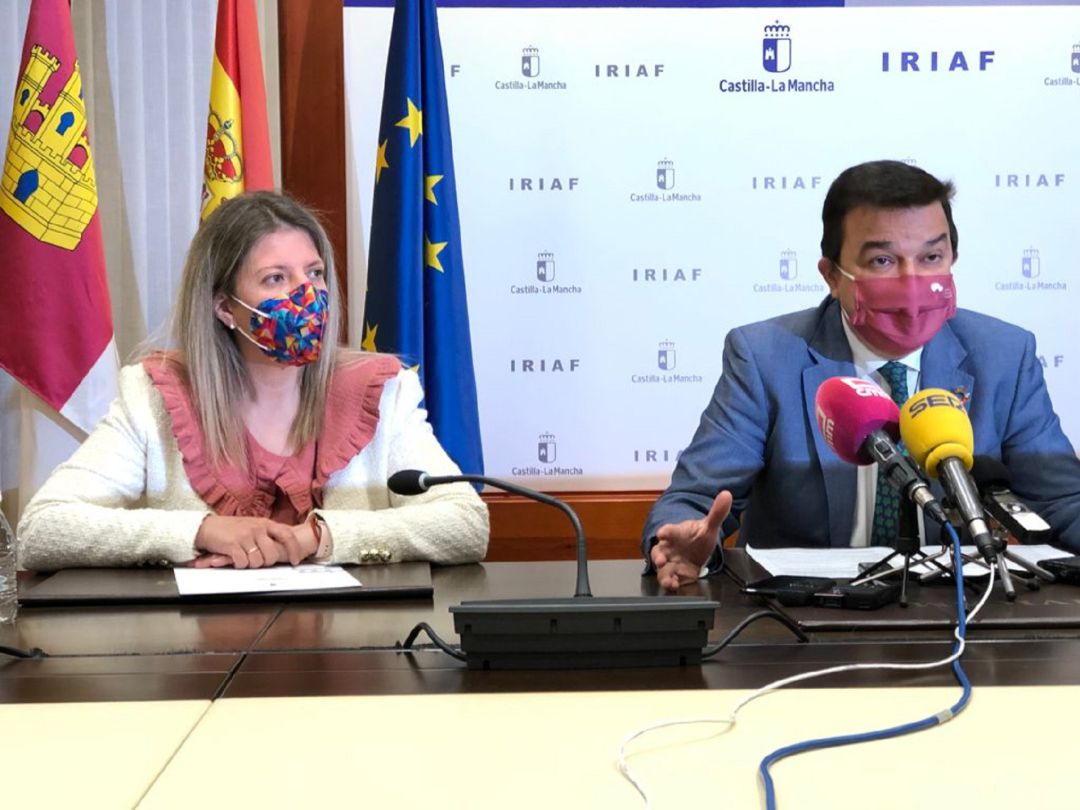 El consjero de Agricultura, Francisco Martínez-Arroyo y la alcaldesa de Tomelloso, Inmaculada Jiménez El consjero de Agricultura, Francisco Martínez-Arroyo y la alcaldesa de Tomelloso, Inmaculada Jiménez
