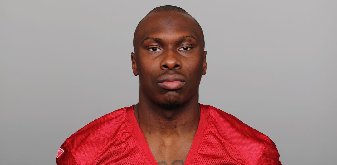 Phillip Adams posa en una foto oficial con lo San Francisco 49ers Phillip Adams posa en una foto oficial con lo San Francisco 49ers