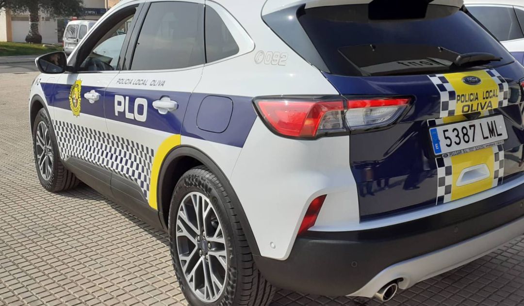 Vehículo de la Policía Local de Oliva Vehículo de la Policía Local de Oliva