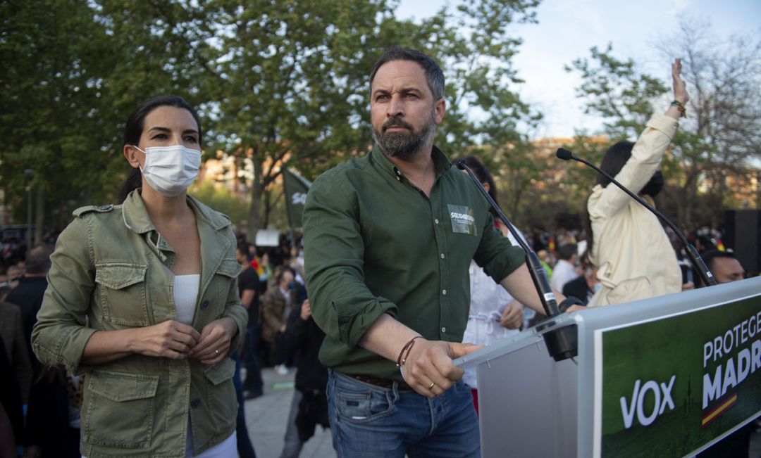 El líder de Vox, Santiago Abascal, y la candidata del partido a la presidencia de Madrid, Rocío Monasterio. El líder de Vox, Santiago Abascal, y la candidata del partido a la presidencia de Madrid, Rocío Monasterio.